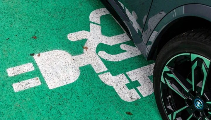 Il futuro dell'auto sarà elettrico, secondo BloombergNEF: qual è la novità?