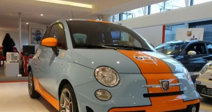 Abarth 500: prime immagini della Gulf Limited Edition