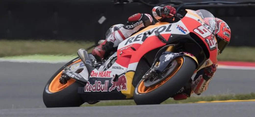 MotoGP, è un “gioco” fra Marquez e Rossi. Lorenzo in .... confusione?
