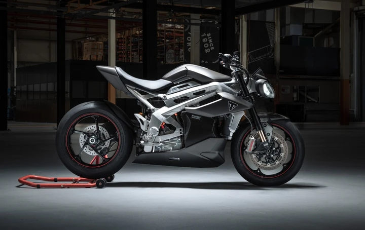Triumph: il prototipo elettrico TE-1 pronto per i primi test