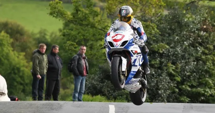 Road Racing, David Cameron: "Permetteremo più corse stradali in Gran Bretagna"