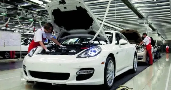 Porsche: è partita la produzione della Panamera