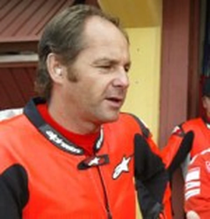 Gerhard Berger sulla Ducati biposto