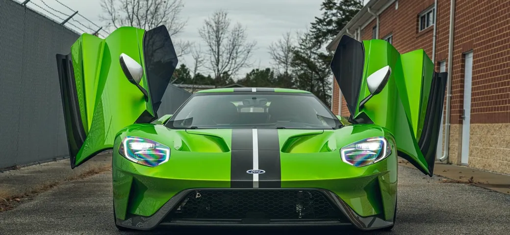 Ford GT, in vendita un esemplare estroso