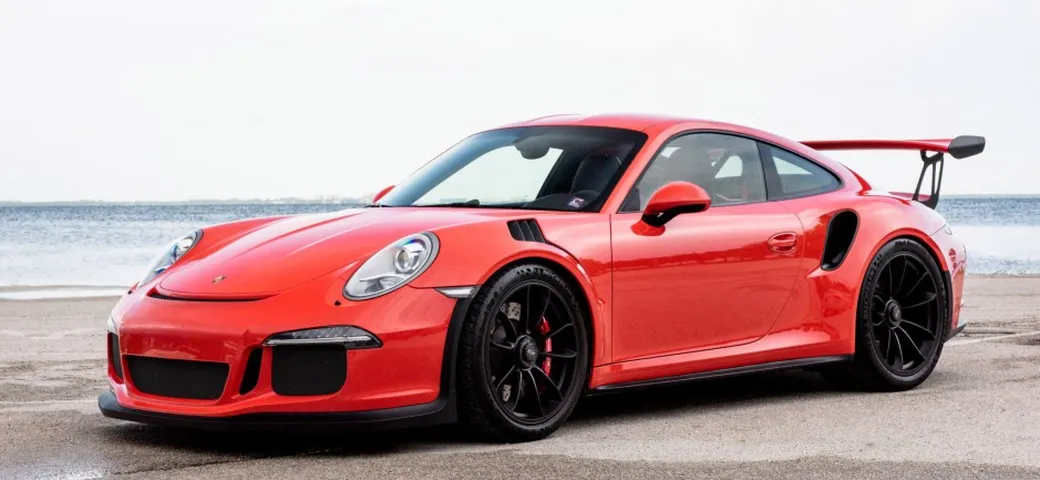 Porsche testa l'e-Fuel per ridurre le emissioni