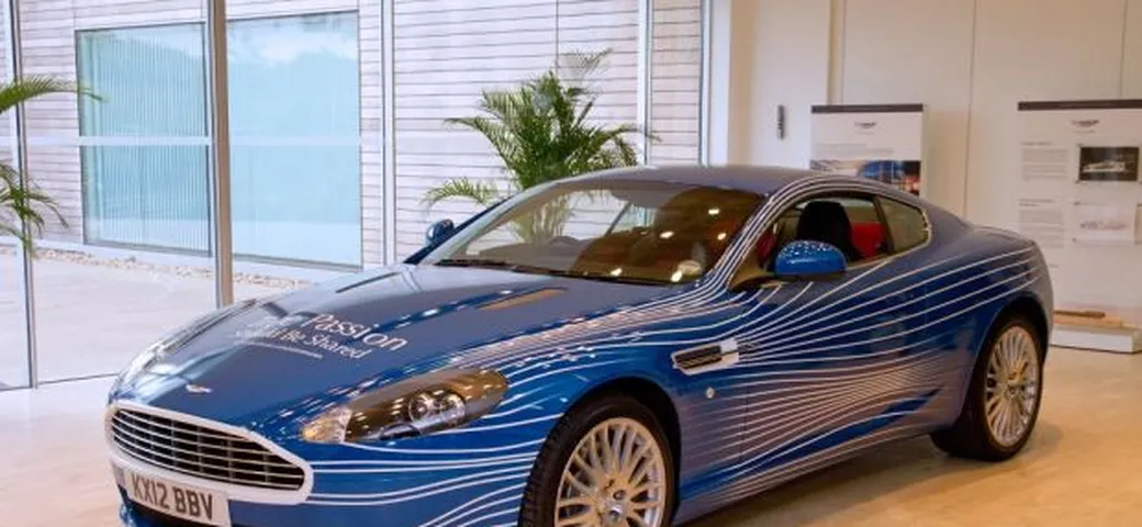 Aston Martin DB9 Facebook