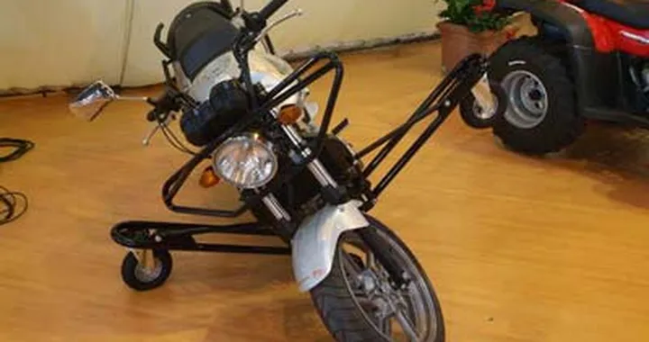 Honda Hornet a rotelle