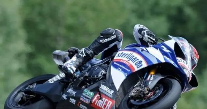 WSBK: Spies vince di cattiveria, a podio Biaggi e Fabrizio