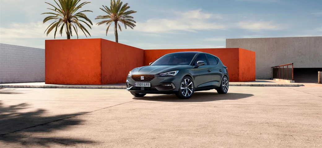 Seat Leon MY25: motorizzazioni potenziate e tecnologia avanzata