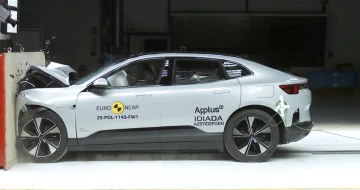 Polestar 4 conquista le 5 stelle Euro NCAP: tra le EV migliori