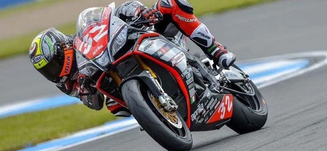 STK1000: Savadori trionfa a Donington