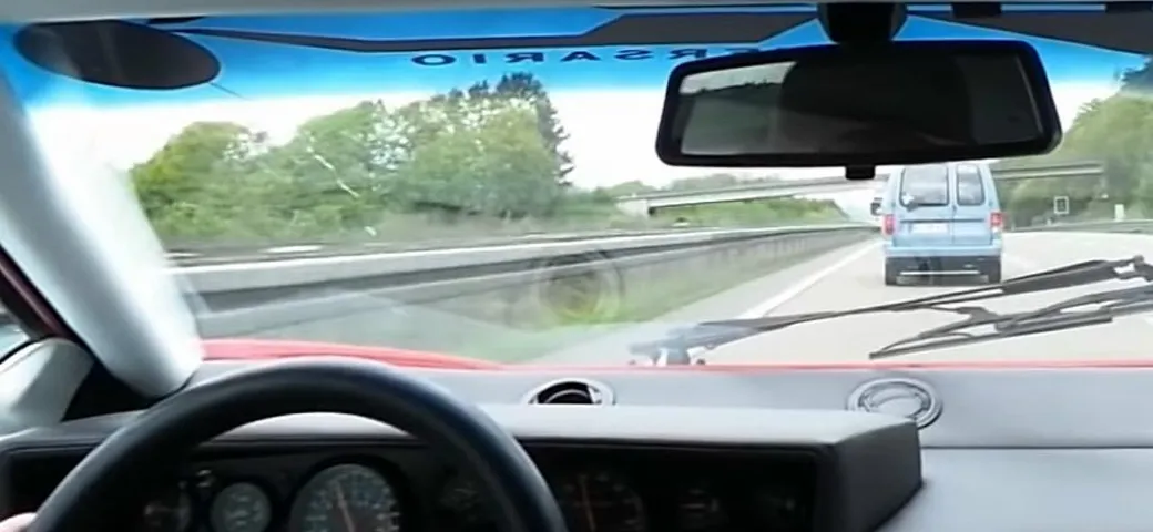 Lamborghini Countach: sound da corsa a 280 km/h [Video]