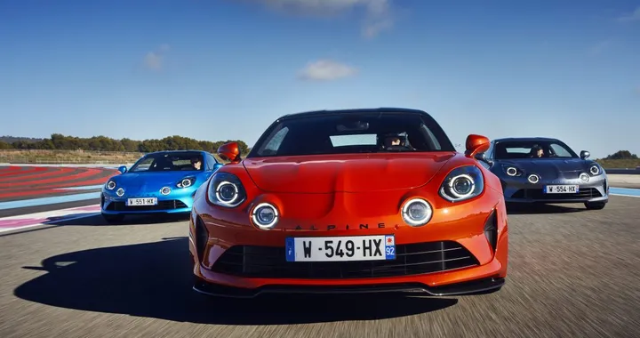 Addio all'Alpine A110 termica, a Dieppe termina la produzione: ora c'è la BEV