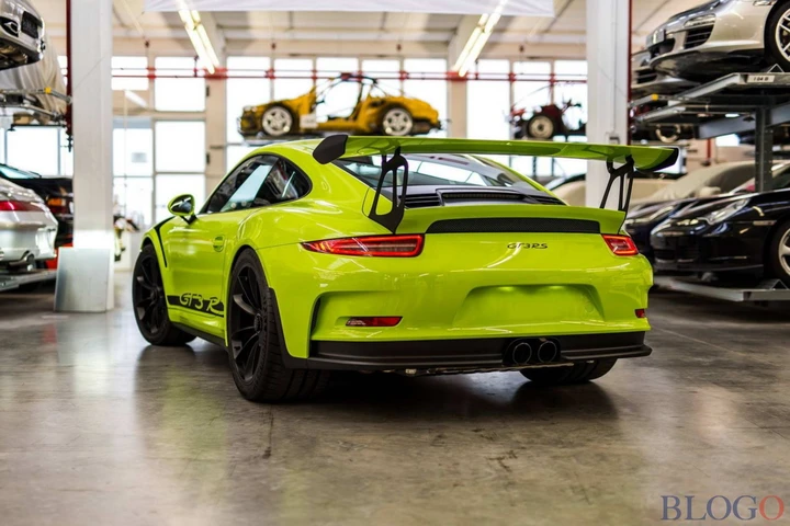 Porsche 911 GT3 RS Exclusive Lime Green