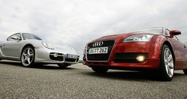 Nuova Audi TT contro Porsche Cayman S