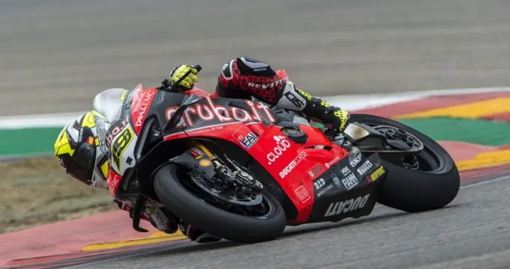 WSBK Misano, Bautista risale sul trono: ad Alvaro la Superpole Race