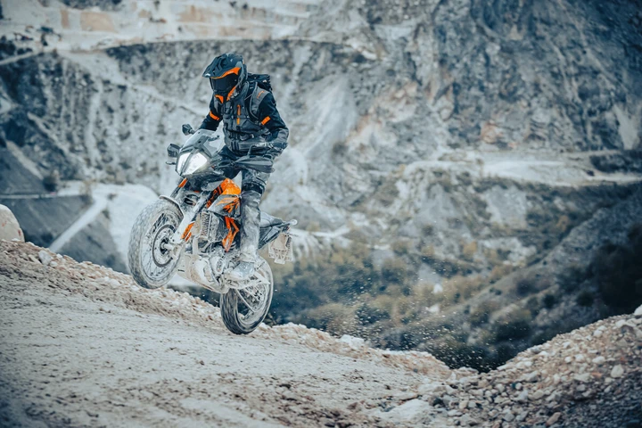 KTM svela la nuova 390 Adventure