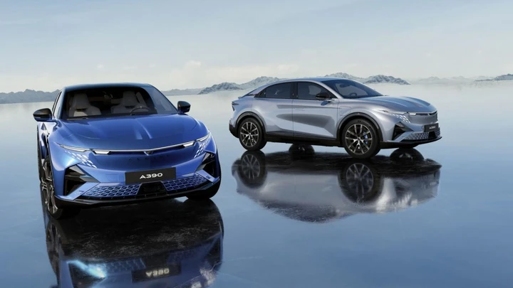 Alpine A390, la fastback elettrica è ordinabile: i prezzi per l'Italia
