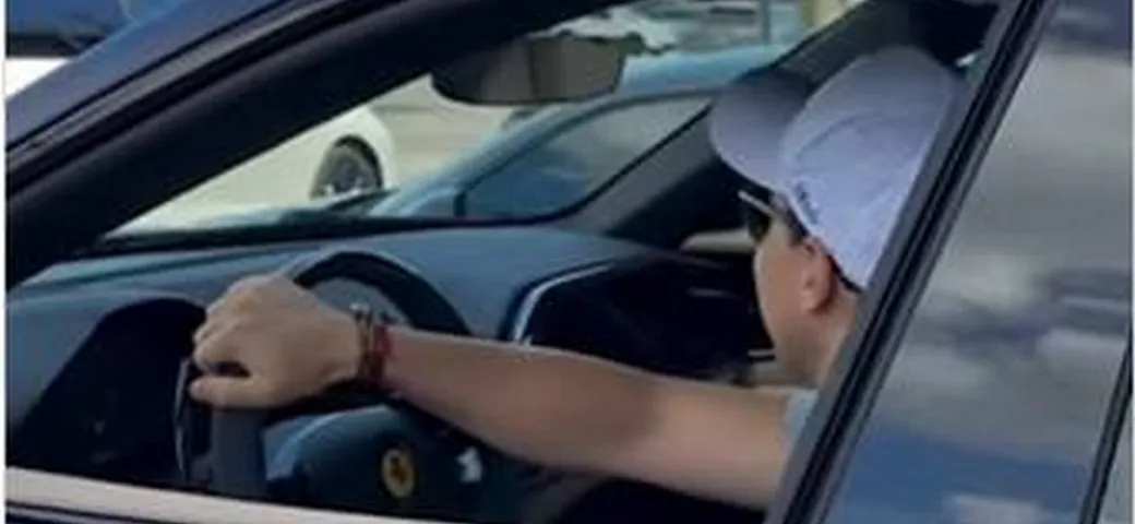 Felipe Massa con la Ferrari Purosangue a Miami | Video