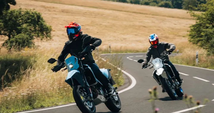 La doppia sfida Suzuki: DR-Z4S e DR-Z4SM conquistano strada a sterrato