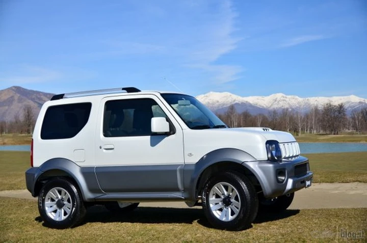 Suzuki Jimny Ambition: edizione limitata da 17.890 Euro