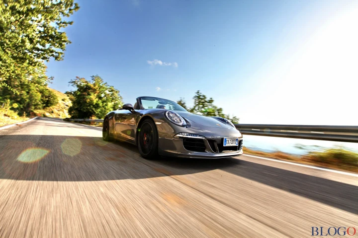 Porsche 911 Carrera 4 GTS Cabrio VS 911 Carrera 4 Cabrio 997