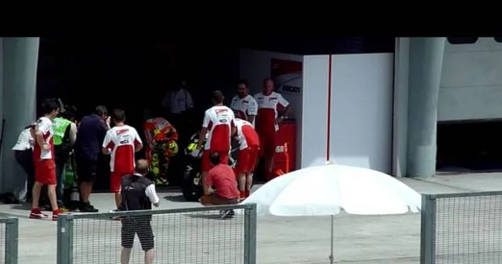Valentino Rossi e Ducati Desmosedici GP12: primi video da Sepang