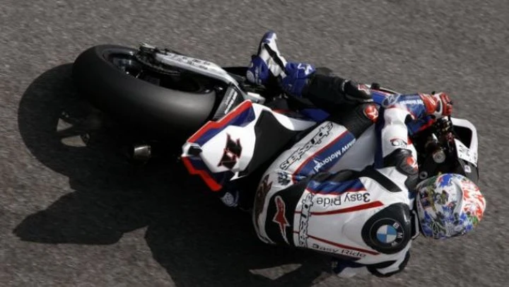 WSBK: Pole stratosferica di Troy Corser a Misano, Biaggi, Fabrizio e Crutchlow in prima fila