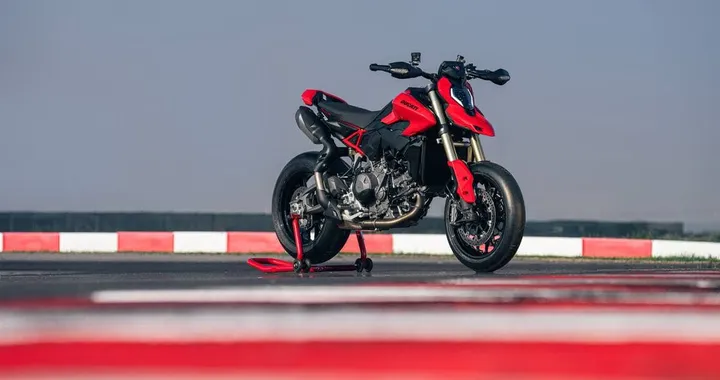 Ducati Hypermotard V2: nuova 890cc, 120 hp e design ispirato al 1100