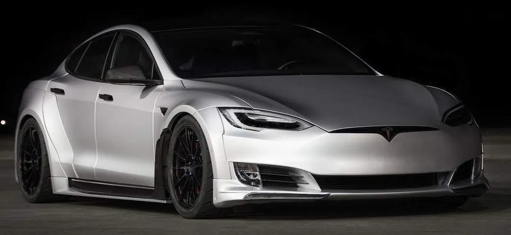 Auto elettriche tuning? Ecco il kit S-APEX per Tesla Model S