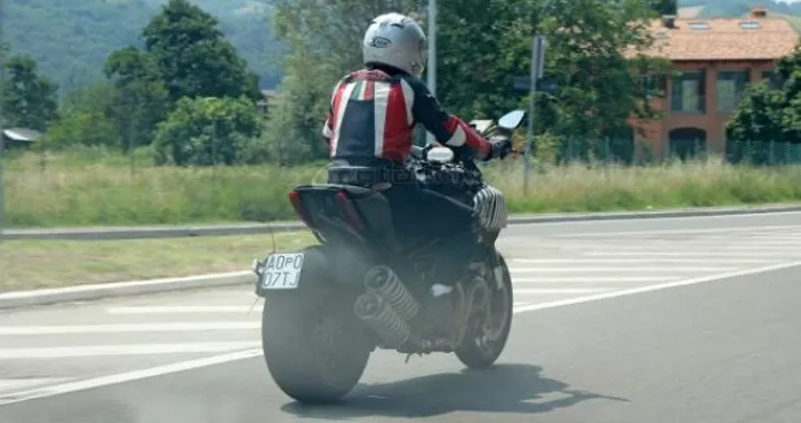 Scoop: misteriose roadster Ducati nei dintorni di Bologna