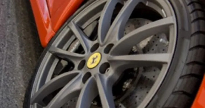 Brembo: una partnership con SGL per rendere più economici i dischi freno i carbonio