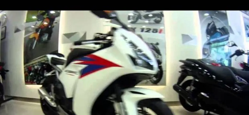 Honda CBR1000RR 2012: primo video del restyling