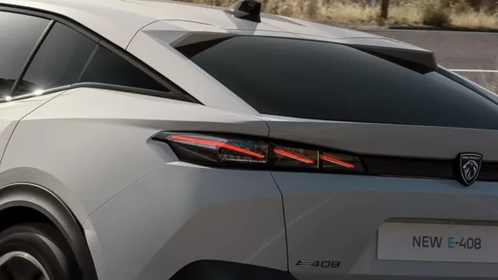 Peugeot E-408: tutto quello che sappiamo del crossover elettrico