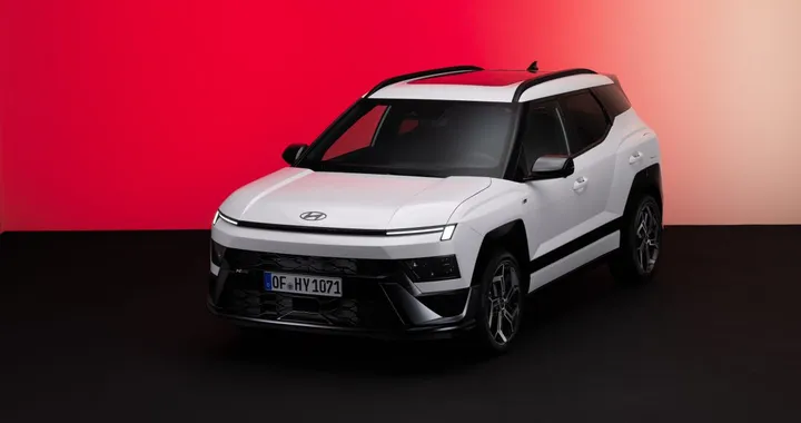 Nuova Hyundai Bayon, cambia tutto: arriva anche il motore full hybrid da 138 CV