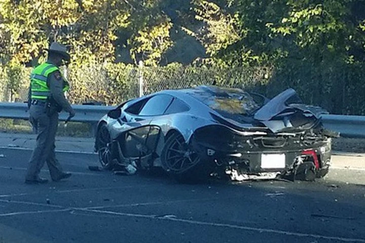 Va a sbattere con la McLaren P1 ritirata un giorno prima