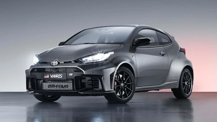 Toyota GR Yaris restyling è stata svelata: 280 cavalli e cambio automatico