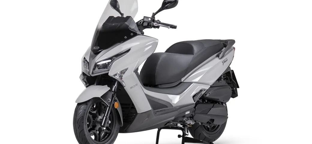 Kymco X-Town 300i ABS si rinnova: caratteristiche, prezzi e disponibilità