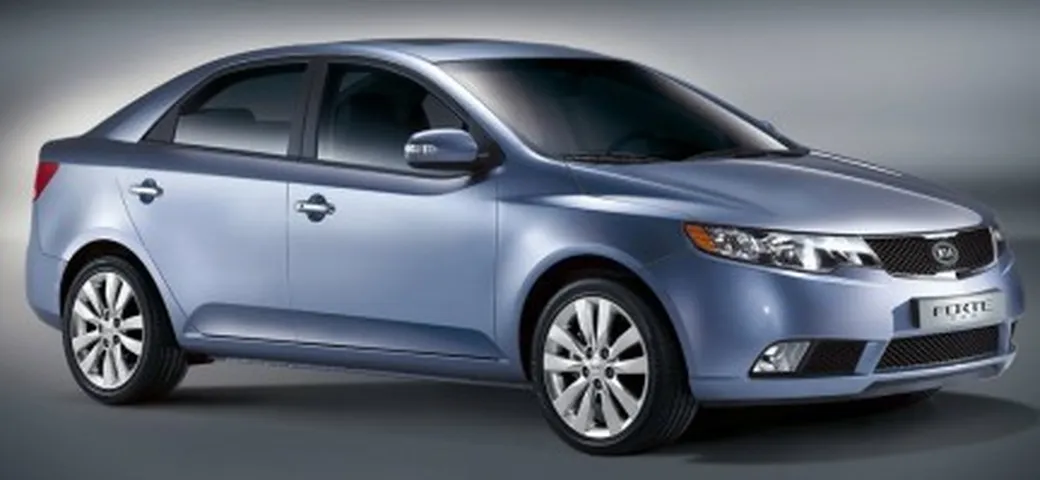 Prime immagini ufficiali della Kia Forte