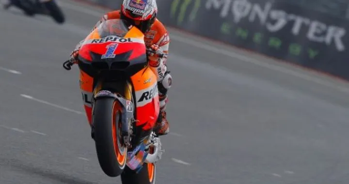 MotoGP, Barcellona: Stoner e Pedrosa in testa nelle libere. Rossi 11°