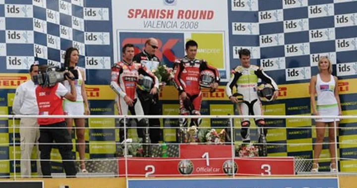 Checa perde la faccia, Lanzi ringrazia, Haga risorge, Bayliss in vetta  e i due Max...