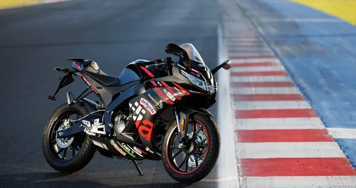 Aprilia RS 125 GP Replica: il fascino della MotoGP su strada