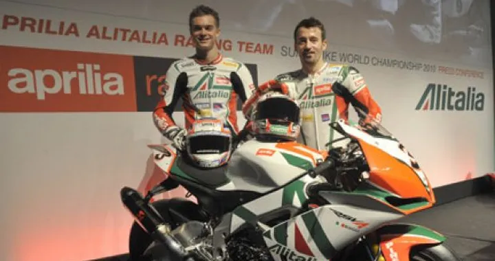Torna il tricolore sull’Aprilia con la “A”, partnership e sinergie importanti per Alitalia ed il gruppo Piaggio
