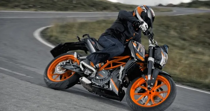 KTM 390 Duke 2014: furto e incendio compresi nel prezzo fino al 31 marzo 2014