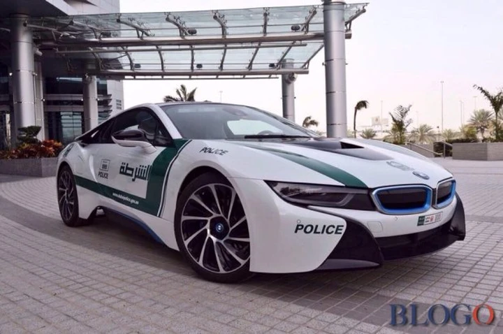 Una BMW i8 per la Polizia del Dubai