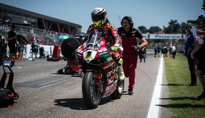 Ducati: il team Aruba.it è pronto per il weekend a Most