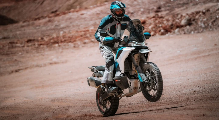 CFMOTO 800MT-X del 2025