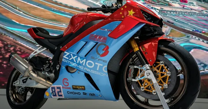 ZXMoto sorprende EICMA 2025 con una gamma completa e aggressiva