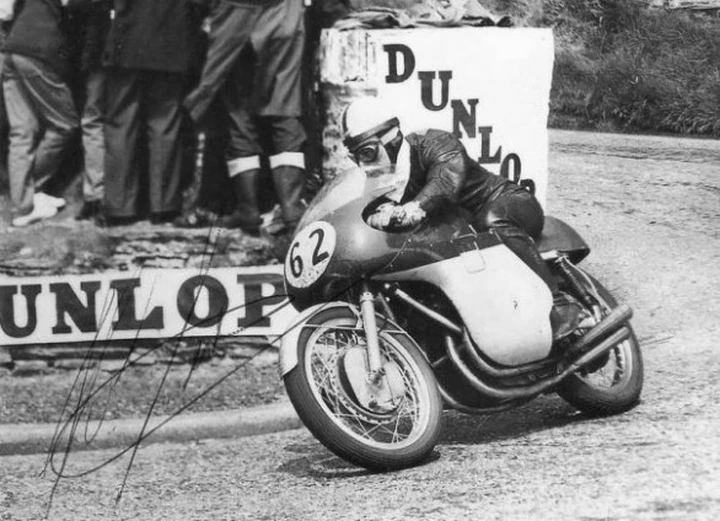 John Surtees l’insuperabile, l’unico iridato nel Motomondiale e in Formula 1