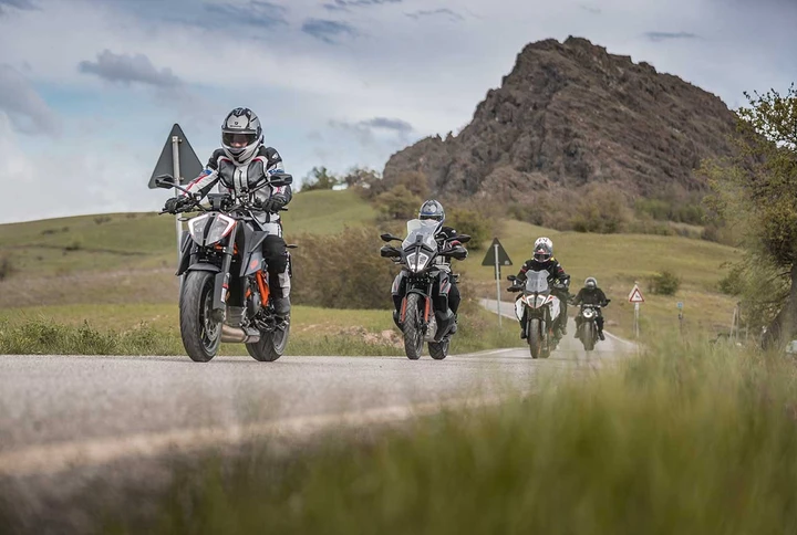 KTM partner della scuola di guida Safe Ride Experience